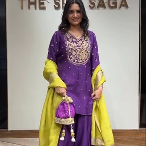 Último DISEÑO DE Salwar Kameez pakistaní con precio bajo y trabajo de bordado pesado para damas Ropa de fiesta y ropa de boda Sharara - Product Image 1