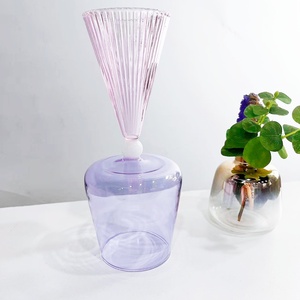 Copa de vidrio de borosilicato alto hecha a mano, <span class=keywords><strong>taza</strong></span> púrpura <span class=keywords><strong>pastel</strong></span> y base de cono <span class=keywords><strong>Rosa</strong></span> acanalado para decoración del hogar - Product Image 2