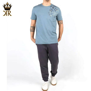 T-shirts d'entraînement pour hommes personnalisés de haute qualité, logo imprimé, légers, respirants, tricotés, col rond, manches courtes - Product Image 3