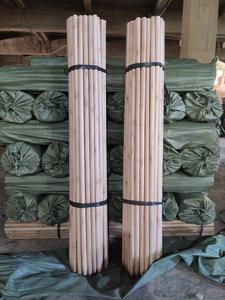 Balais en bois GIA GIA NGUYEN avec revêtement en eucalyptus et en acacia, couleur personnalisable - Product Image 4