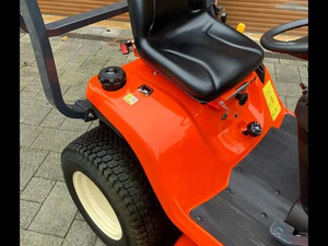 Tondeuse à gazon diesel Kubota GR2120SGR2120 de haute qualité avec bac de ramassage et transmission hydrostatique pour usage en jardin et en ferme - Product Image 4