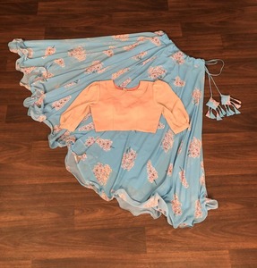 ชุดครอปท็อปแบบสำเร็จรูปพิมพ์ลายดิจิตอลดีไซน์เนอร์ระดับพรีเมี่ยมพร้อมหนังเทียมสไตล์บูติกอินเดียคุณภาพระดับพรีเมียม - Product Image 3