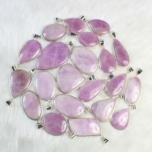 อัญมณี kunzite สีชมพูธรรมชาติทรงวงรีตั้งขอบขอบมือขัดเรียบสไตล์วินเทจเครื่องประดับจี้เงินขายส่ง - Product Image 1