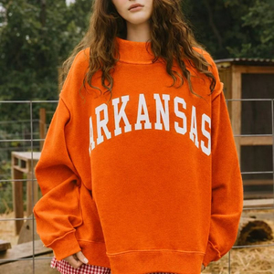 เสื้อสตรีทแวร์ผู้หญิงทรงโอเวอร์ไซส์ คอเต่า แขนยาว สีพื้น สไตล์ลำลอง ใส่สบาย เหมาะกับฤดูใบไม้ร่วงและฤดูหนาว  ผ้าฟลีซเนื้อนุ่ม สวมใส่ได้ทุกวัน มีโลโก้ด้านหน้า - Product Image 1