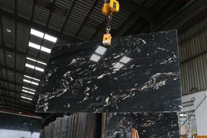 Granite noir titane, contraste audacieux et ondulations argentées fluides - Product Image 2