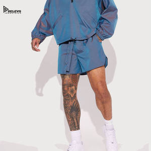 ชุดวอร์มกันลมผู้ชายแบบใหม่ โลโก้สั่งทำได้ กันน้ำ น้ำหนักเบา ผลิตจากโพลีเอสเตอร์และไนลอน เหมาะสำหรับกิจกรรมกลางแจ้ง - Product Image 2