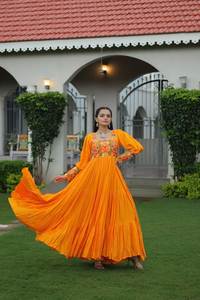 Vestido de seda elegante de diseñador indio Navratri para mujer, vestido largo con espejo, borde de encaje, ropa de fiesta de estilo pakistaní indio - Product Image 3