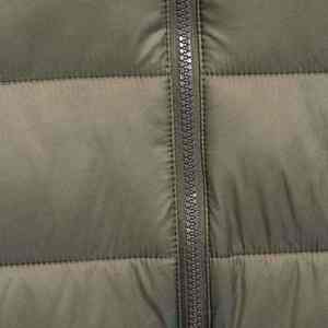 แจ็กเก็ตปลาปักเป้าโพลีเอสเตอร์กันน้ำสำหรับผู้ชาย2025แนวสตรีทพร้อมฮู้ดออกแบบโลโก้ด้านหน้าได้ตามต้องการ - Product Image 4