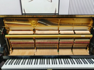 Piano droit Yamaha U3A d'occasion, qualité japonaise, performance professionnelle, prêt pour la scène, son clair et puissant, U3 U1 U2 - Product Image 4