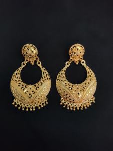 Compre un conjunto de pendientes de diseño de lujo con pendientes Jhumka chapados en oro de 22 quilates, joyería para mujer, ropa de exportadores - Product Image 2