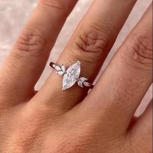 Anillo de Diamantes de Plata de Ley 925 al por Mayor, Joyería Elegante para Mujer, Regalos de Aniversario Disponibles a Precio de Fábrica - Product Image 4