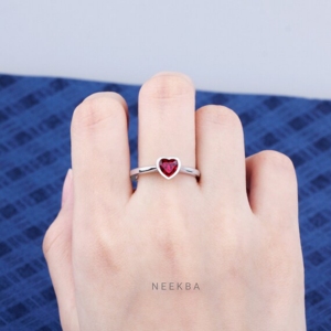 แหวนทับทิมรูปหัวใจ10K แหวนทองคำสีขาวล้วนพร้อมรูปหัวใจทำจากทับทิมผลิตในอินเดีย-ปรับแต่งโทนโลหะได้หลากหลายแบบ - Product Image 6