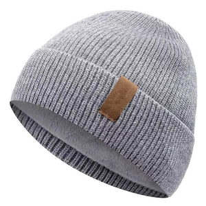 Bonnet en tissu de qualité supérieure, style professionnel et tendance, coloré, pour la plage, les voyages et la saison hivernale - Product Image 1
