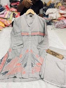 Conjunto de tela de rayón de colección de ropa moderna de nuevo diseñador de excelente calidad con fabricante de trabajo de bordado de Surat - Product Image 3