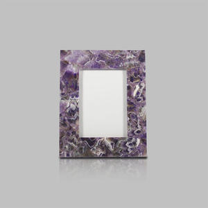 กรอบรูปตกแต่งสไตล์โมเดิร์นทำจากหินอเมทิสต์รักษ์โลก พร้อมลายแกะสลักด้วยมือ สำหรับงานหมั้น - Product Image 4