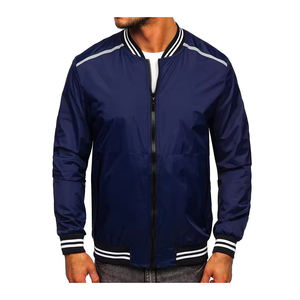 Chaqueta bomber ligera para hombre con capucha extraíble y bolsillos con cremallera, ropa de abrigo resistente al agua para ropa informal para todas las estaciones - Product Image 1