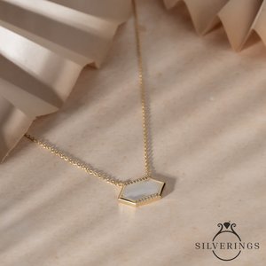 Collar de Plata de Ley 925 con la Sagrada Madre y Patrón Hexagonal con Circonita Dorada para Regalo - Product Image 5