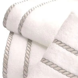 Serviettes de bain minimalistes à bordure jacquard, écologiques, absorbantes, séchage rapide, douces en coton éponge, serviettes de douche solides, qualité supérieure pour hôtel - Product Image 1