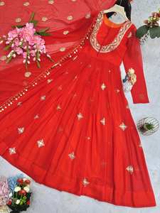 Vestido Largo Anarkali Rojo de Georgette de Primera Calidad Unity Luxure con Dupatta Bordada, Conjunto de Lujo para Fiestas y Bodas, Manga Larga - Product Image 4