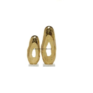 Escultura decorativa de diseño único Color dorado Juego de 2 Diseñador Fancy Look Hogar y otros suministros de decoración a bajo precio - Product Image 1
