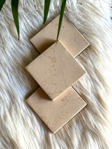 Sous-verres carrés en marbre de Trani faits à la main, vaisselle en pierre naturelle, articles ménagers - Product Image 4