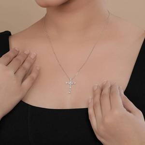 Nouveauté Collier pendentif en forme de croix en moissanite taille poire pour femmes avec bijoux en argent 925 pour femmes Cadeau de la Saint-Valentin - Product Image 6