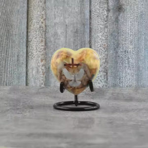 Urnes de coeur de crémation classiques 2025 Conception unique d'autocollant de renaissance de jésus, urne de coeur en métal fabriquée à la main la plus populaire avec support - Product Image 1