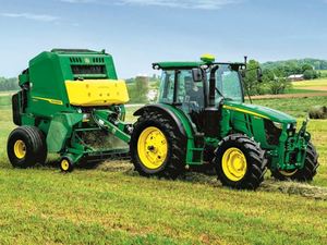 Presse à balles polyvalente John Deere 461M avec balles de 4 x 6 pieds et ramasseur Mega Wide HC2 pour une efficacité de récolte maximale maintenant - Product Image 4