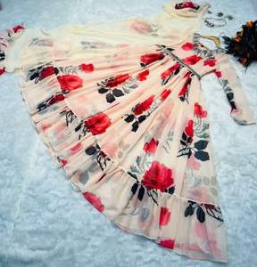 Robe en tissu imprimé numérique Georgette, imprimé Floral, belle couleur avec broderie séquentielle, travail entièrement cousu, prêt à l'emploi - Product Image 6