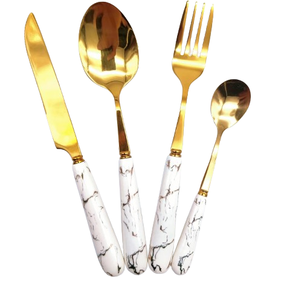 Cuillère à café moderne au fini or Poignée décorative Couverts en métal Couteau à beurre Cuillère Couverts en métal - Product Image 3