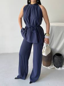 Ensemble pantalon deux pièces personnalisable pour femme, col halter, sans manches, longueur genou, en polyester, fabriqué en Turquie - Product Image 5