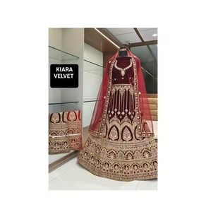 Exportation dans le monde entier Velvet Lehenga Choli avec broderie Vêtements et accessoires indiens et pakistanais pour les occasions festives - Product Image 2