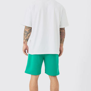 Short d'entraînement confortable à taille élastique pour hommes, short de course d'été décontracté avec nouveau motif uni respirant et teint - Product Image 2