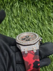 Montre-bracelet de luxe pour homme bicolore, demi-sertie de diamants en moissanite, bracelet en caoutchouc rouge et noir, date, 41 mm, vintage, entièrement mécanique, hip-hop - Product Image 4