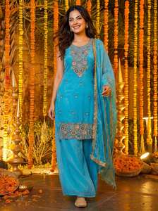 Ensemble de costume traditionnel classique pour femmes, pour les occasions spéciales - Product Image 3