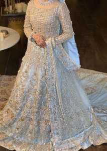 Elegante y Sofisticado Vestido Lehenga Choli Étnico Bordado a Mano para Fanáticos de la Moda India y Pakistaní - Product Image 2