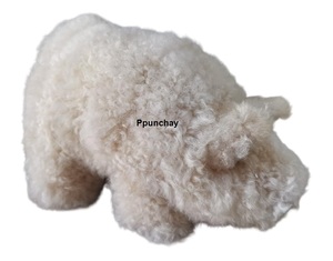 Peluche de Alpaca Mangalica, Juguete de Cerdo Ppunchay Perú, Suave y Bonito - Product Image 1