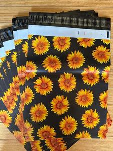 Paquete de 100 Bolsas de Poliéster de 25x33cm, Autoadhesivas, Resistentes al Agua y a Desgarros, Ligeras y Duraderas, 2.3 Mil, Diseño de Girasoles Negros - Product Image 3