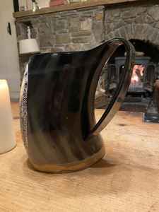 Tasse en corne de buffle Viking sculpté Design percolateur hautement fini Chope faite à la main par HUMAYUN WORLD CRAFTS - Product Image 5