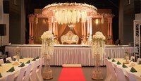 Demi-sari traditionnel thème doré, simple, moderne, professionnel, luxueux, durable, en fibre de verre, couleur et taille personnalisables, pour mariage en intérieur