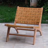 Chaise Crakaw en teck massif avec sangle en cuir, style minimaliste, pour salon extérieur, villa, jardin, patio, faite à la main, durable, en vente