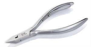 Ensemble de manucure professionnel en acier inoxydable chromé Nghia OMI, qualité salon, coupe-cuticules, coupe-ongles, soin des pieds NL-102 - Product Image 1