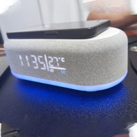 Draagbare Draadloze Opladen Led Nachtlampje Met Wekker Mobiele Telefoon Bedlampje Slaapkamer Muziekverlichting