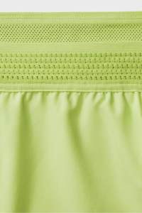 Shorts de sport pour hommes en velours côtelé de qualité supérieure, très demandés, avec logo personnalisé, séchage rapide, respirants, service OEM, fabriqués au Pakistan - Product Image 3