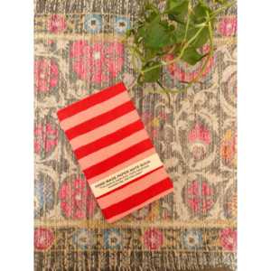 Cuaderno Promocional Pretty in Pink con 48 Páginas de 6x4 Pulgadas, Cubierta de Tela, Papel Bond Ejecutivo de 100 GSM para Diario Personal - Product Image 1