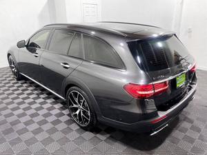 Mercedes-Benz Clase E E 450 4MATIC Todoterreno, Modelo 2022, Equipamiento Estándar - Product Image 5