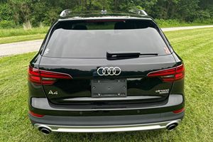 Audi A4 Allroad Quattro Premium Plus 2018, 4 cylindres, transmission intégrale, très bien équipée - Product Image 3