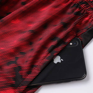 Ensemble d'uniformes de basket-ball personnalisables fabriqués au Pakistan Chemise d'équipe respirante et short de sublimation avec des couleurs personnalisées - Product Image 6