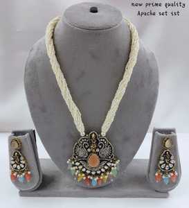 ชุดสร้อยคอจี้ห้อยไข่มุก motipearl และสร้อยคอแฟชั่นโทนสีทองชุดต่างหูสร้อยคอมุก kundan สำหรับผู้หญิงและเด็กผู้หญิง - Product Image 3