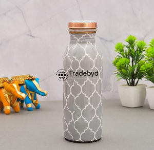 Large gamme de bouteilles en cuivre pour une vie saine exclusive par Tradebyd - Product Image 6